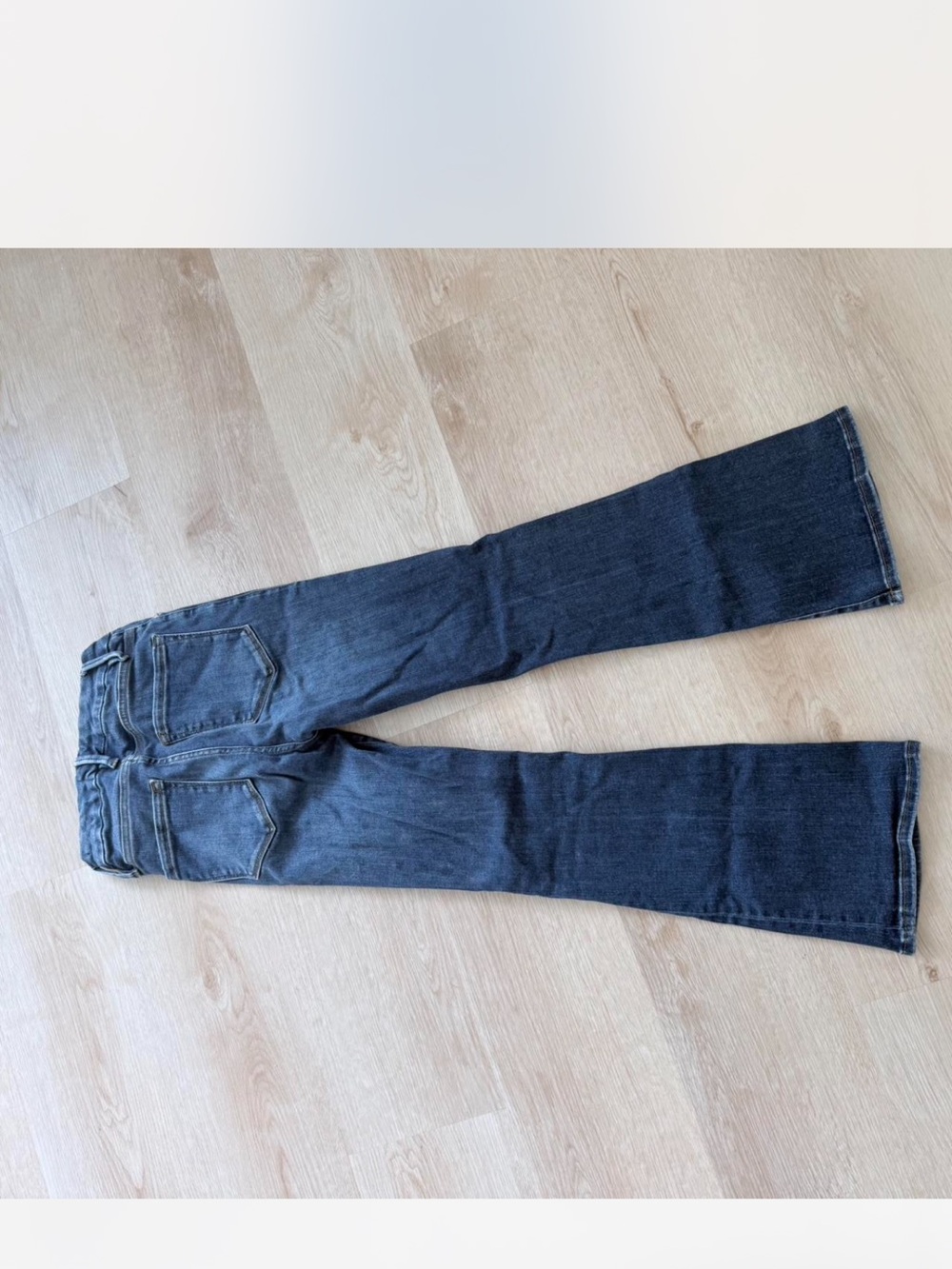 Frame Denim Le One Crop Mini Boot Jeans in medium blue wash - Picture 3 of 4